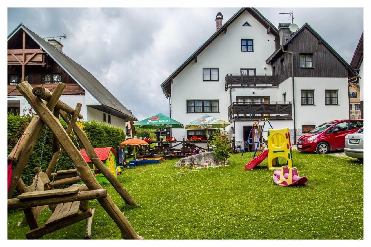 U Bernardyna Hotel Harrachov Ngoại thất bức ảnh